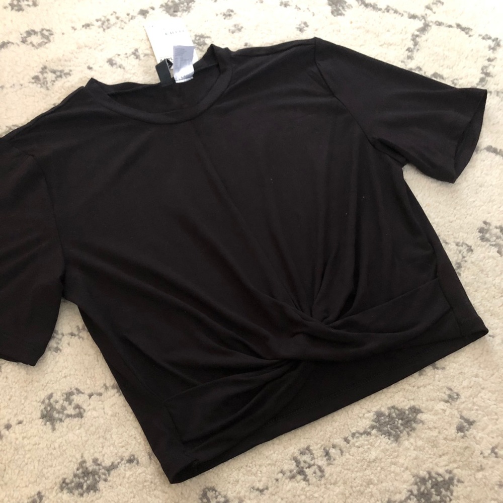 H&M Knotted Front Cropped Tee